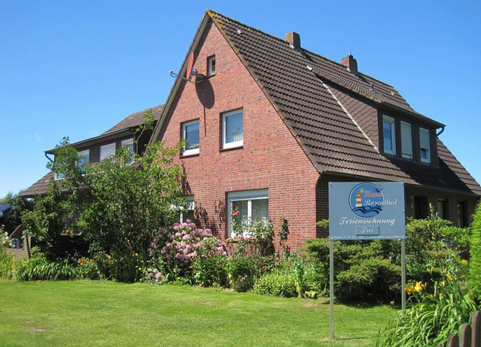 Haus Rosenthal Außenansicht - Ferienwohnungen in Schillig an der Nordsee